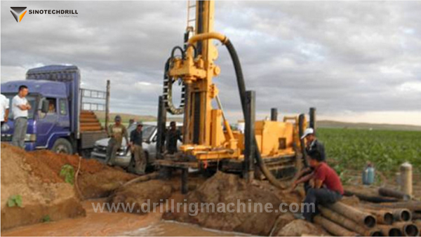 High Torque Water Well Drill Rig Used in Rock Layer, Soil 